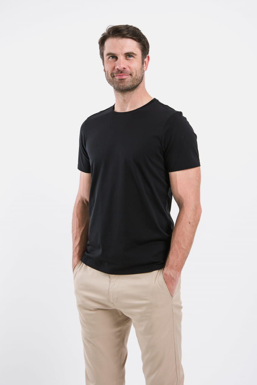 Herren-T-Shirt mit Rundhalsausschnitt Be Lenka Essentials Men's T-shirt