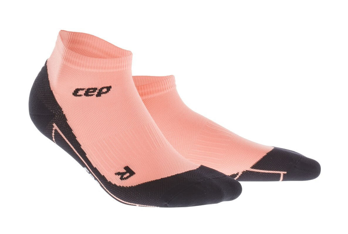 Socken für Frauen CEP Kotníkové ponožky FITNESS dámské II pastelově korálová