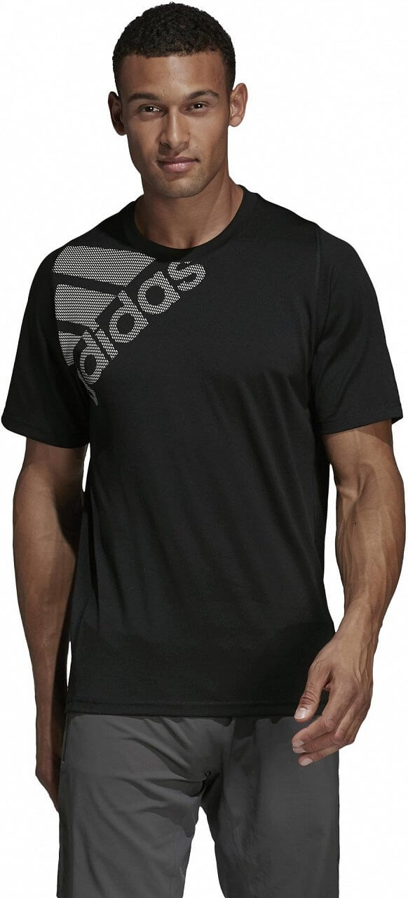 T-shirts adidas Freelift Sport Graphic Tee Badge Of Sport