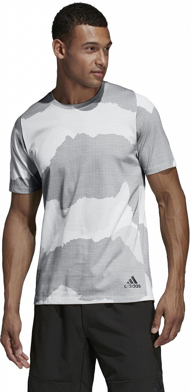 T-shirts adidas Freelift Tech Camo Graphic Tee